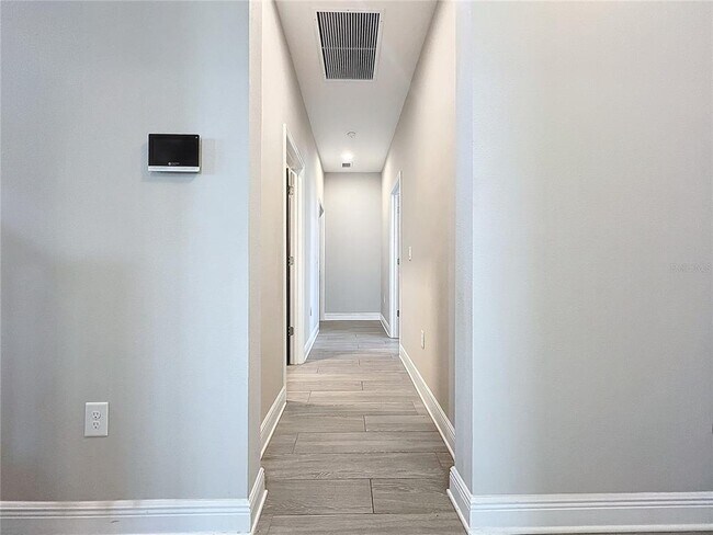 Building Photo - 5559 Trevesta Pl