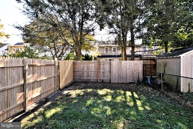 Building Photo - 23 Walnut St