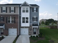 Building Photo - 1413 Kerr Dr