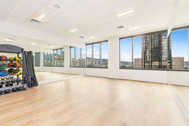 Building Photo - 1515 Liona St