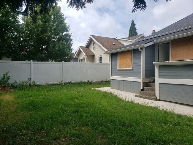 Building Photo - Unique Portland House with Fenced Backyard!