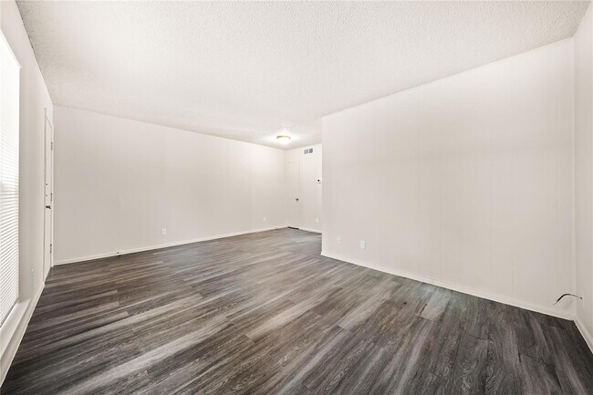 Building Photo - 2314 Greenfield Pkwy