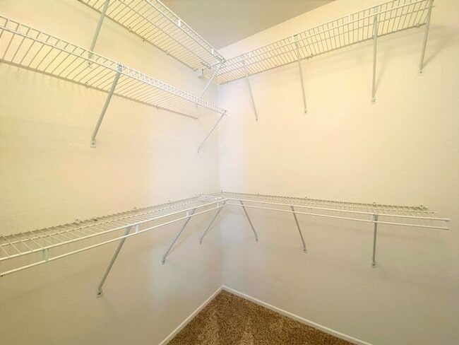 Building Photo - Desirable 2 Bedroom 2.5 Bathroom Townhome ...
