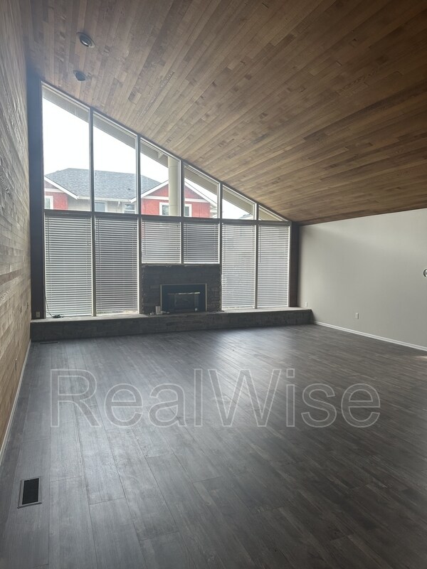 Building Photo - 7730 SW Eaker Pl