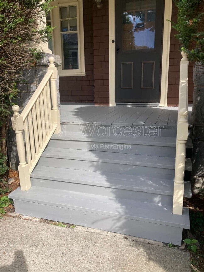 Building Photo - 46 Wachusett St