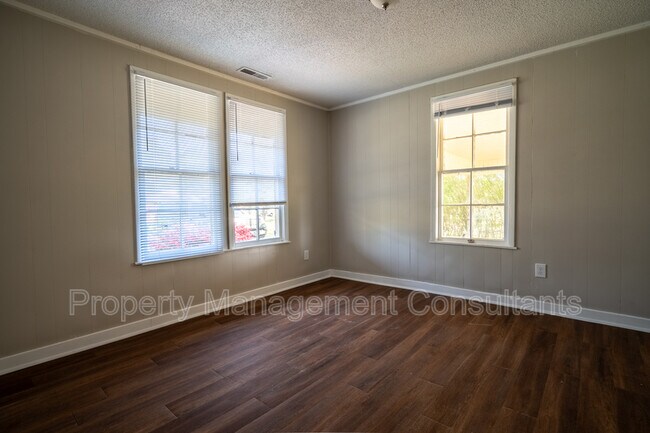 Building Photo - 2208 Old Gurley Pike