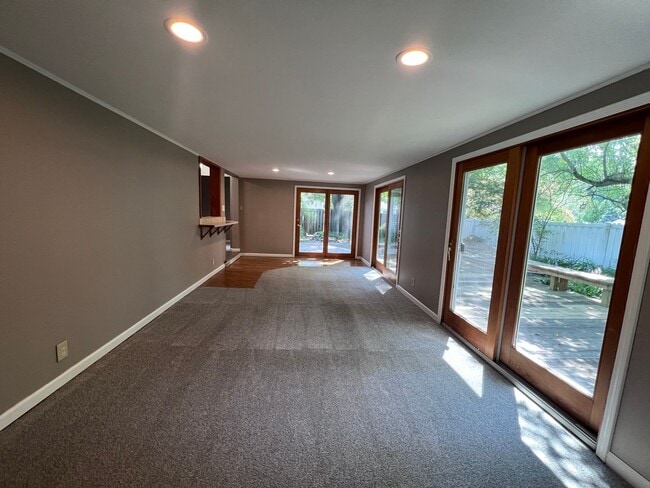 Building Photo - East Grand Rapids Schools - 4 bedroom home