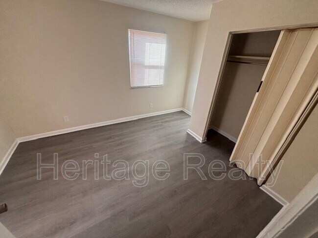 Building Photo - 1664 Laurans Ave