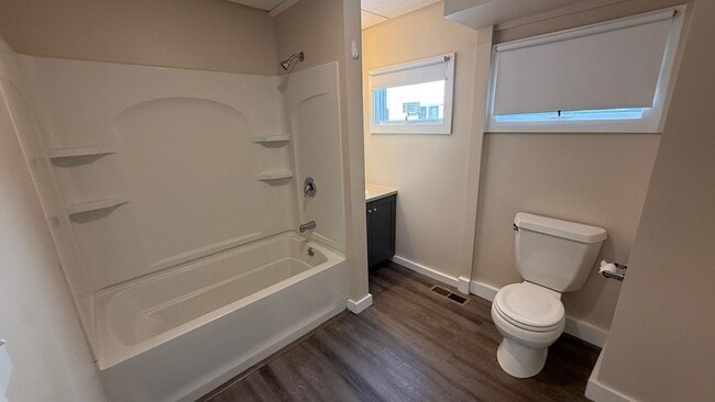 Building Photo - 36 Wakefield St