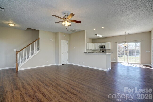 Building Photo - 2034 Wexford Way