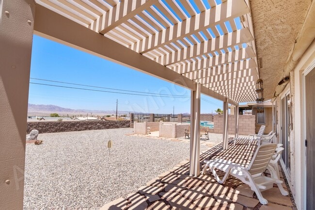 Building Photo - FURNISHED AVAILABLE OCTOBER 2025 - MAY 2026