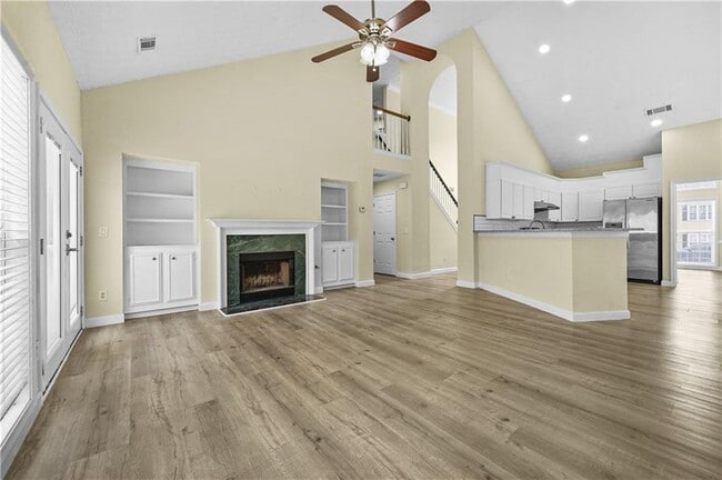 Building Photo - 675 Manor Glen Dr