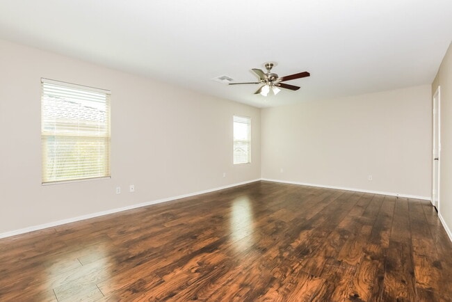 Building Photo - 6061 S Wilson Dr