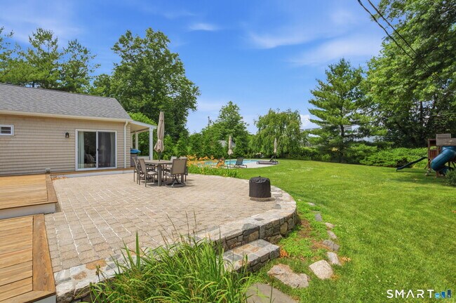 Building Photo - 58 Davenport Dr