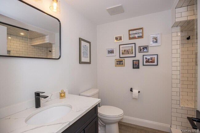 Building Photo - 46 Will Tremper Dr