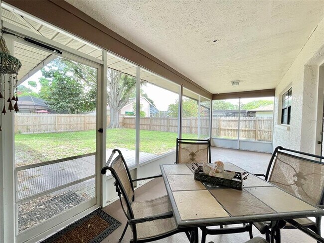 Building Photo - 3016 Oak Cove Dr