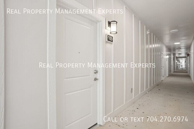 Building Photo - 14801 Statesville Rd