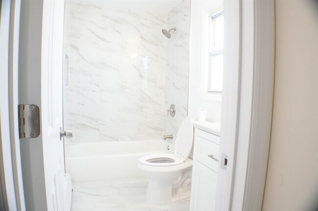 Building Photo - 300 Cator Ave