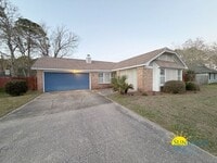 Building Photo - Renovated 3 Bedroom Home in Fort Walton Beach near Bases!