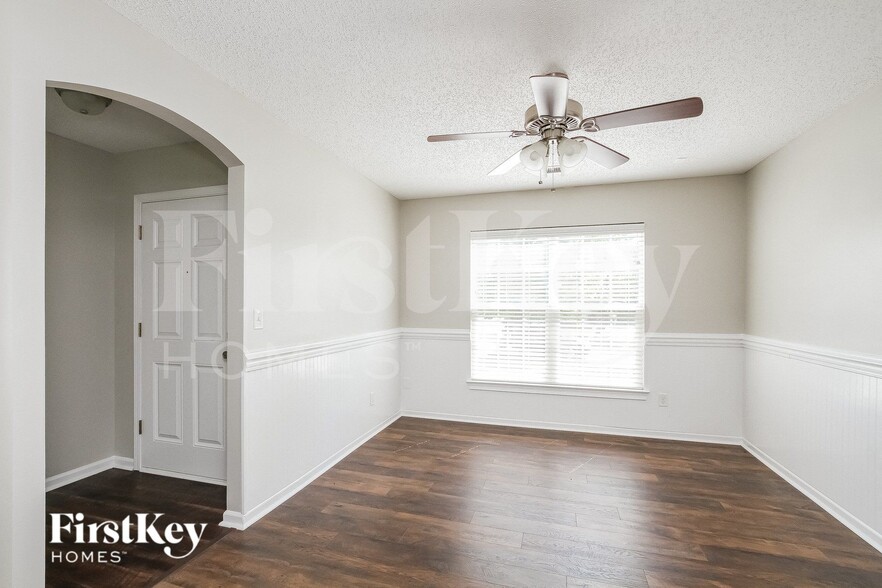 Building Photo - 115 Bosburg Dr