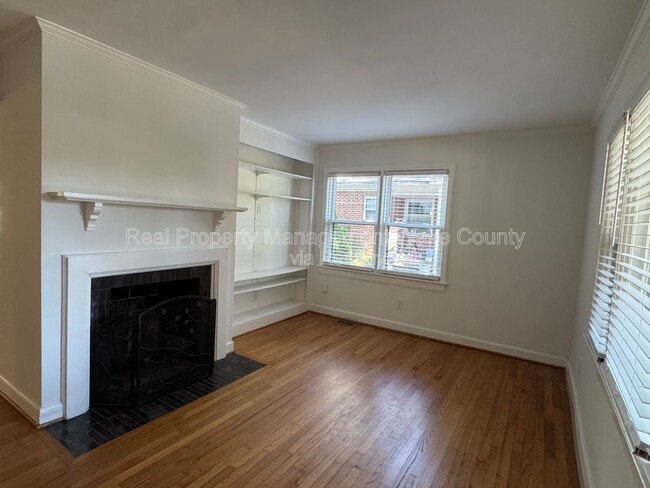 Building Photo - 3018 Medlin Dr