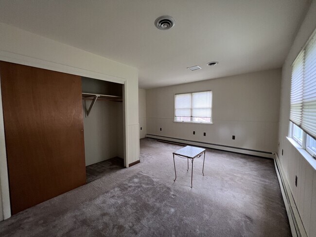 Building Photo - 205 Dumont Rd