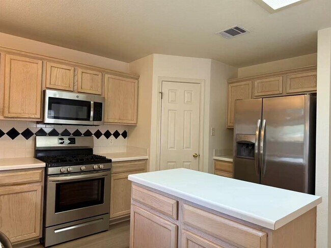 Building Photo - 13520 Bolivia Dr