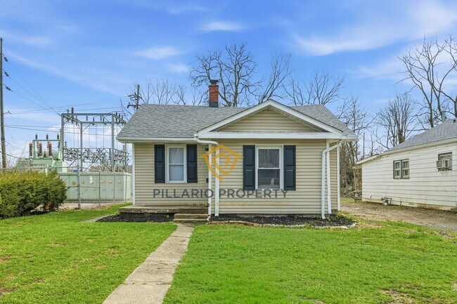 Building Photo - Updated 3 Bedroom Near Forest Manor, Available NOW!