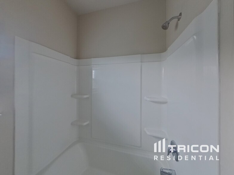 Building Photo - 2140 Dodson Woods Dr