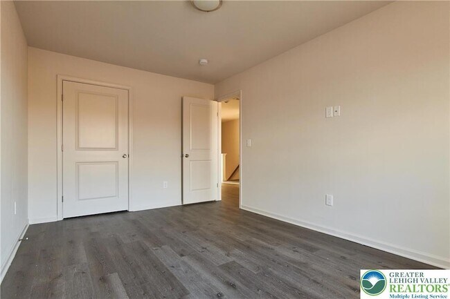 Building Photo - 6639 Stein Way