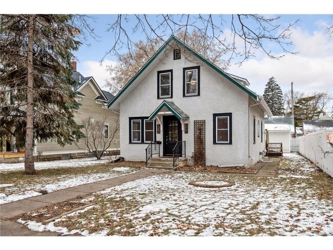 Building Photo - 240 8th Ave N
