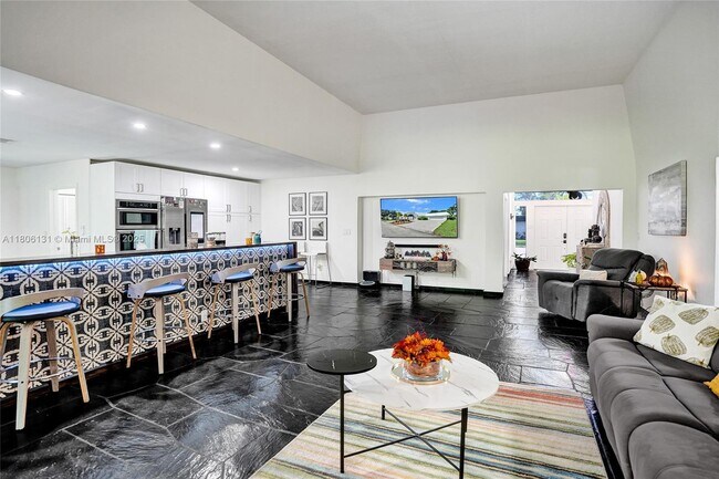 Building Photo - 5709 Bamboo Cir