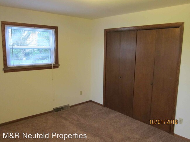 Building Photo - 7210 N Port Washington Rd