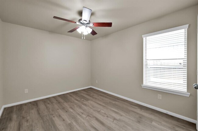 Building Photo - 973 Doire Dr