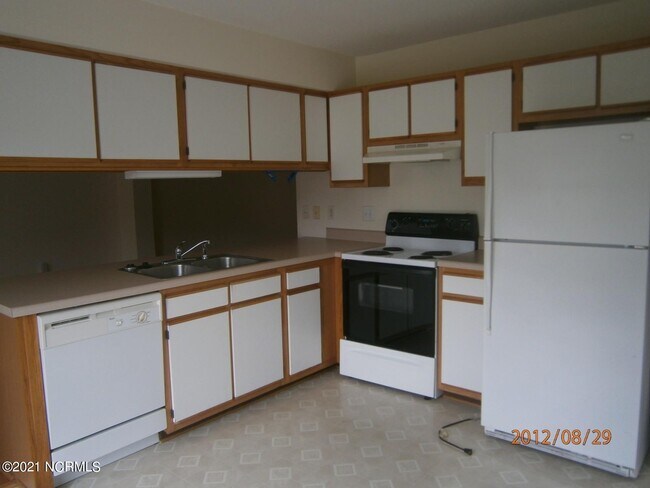 Building Photo - 405 Winners Cir S