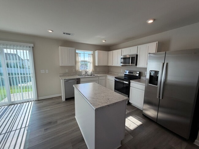 Building Photo - Thornton Grove Townhome