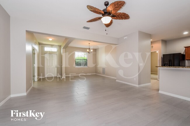 Building Photo - 2717 SW 18th Ave