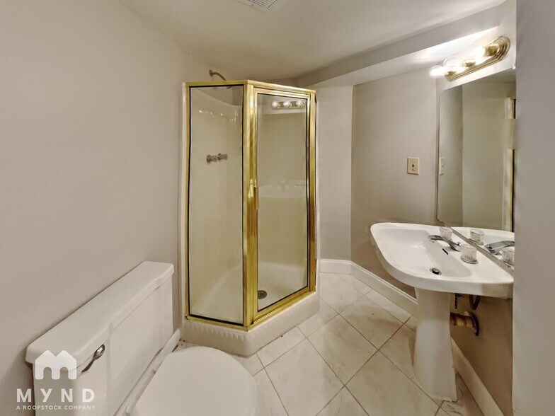 Building Photo - 4940 Karls Gate Dr
