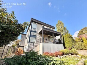 Building Photo - 4723 8th Ave NE