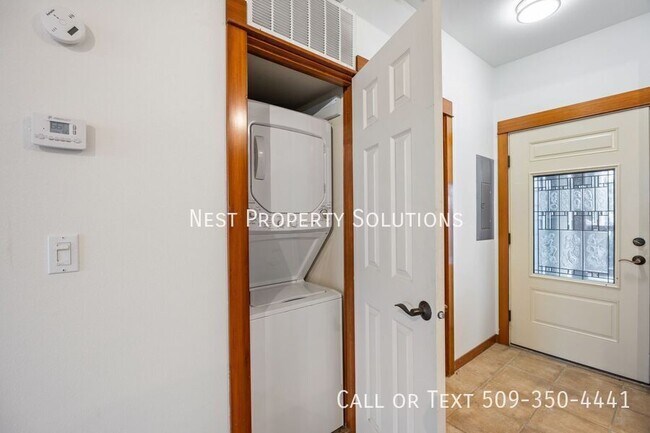 Building Photo - 6432 Melby Way NE