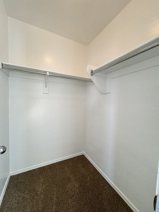 Building Photo - ***MOVE IN SPECIAL: $300 OFF MOVE IN -4 BEDROOM HOME IN TUSCANO