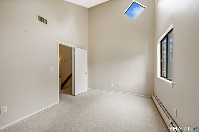 Building Photo - 5 Staunton Ct