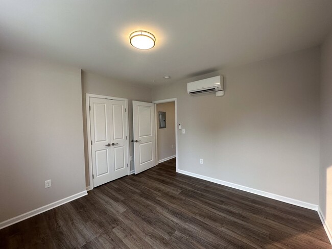 Building Photo - 5508 Belair Rd