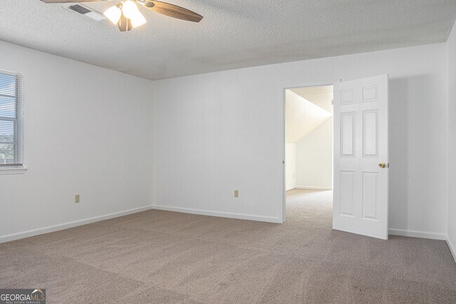 Building Photo - 1331 Baywood Glen
