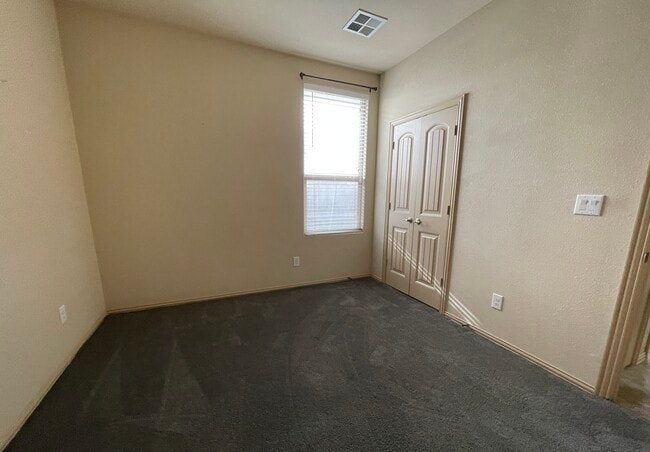 Building Photo - 6408 Vanguard Rd