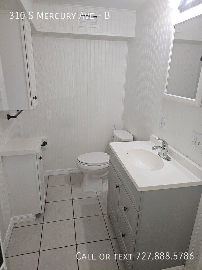 Building Photo - 310 S Mercury Ave