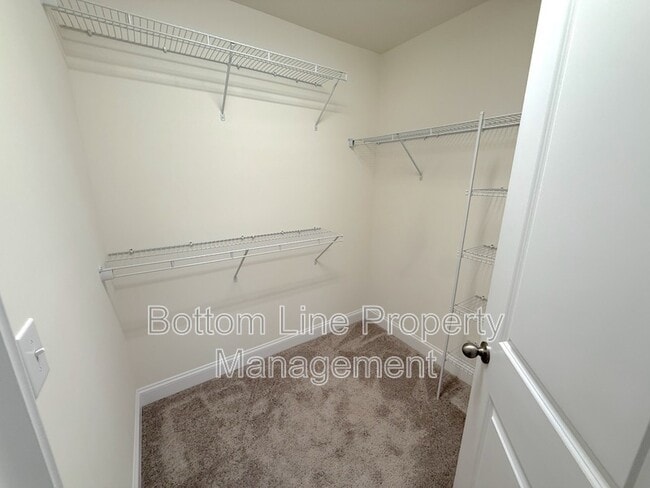 Building Photo - 1552 Cedar Tree Dr