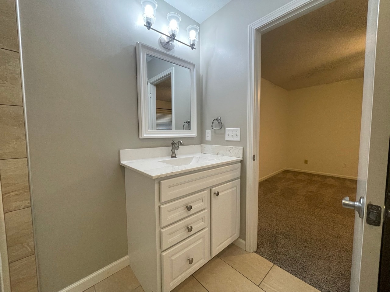 Building Photo - 8733 Hanover Dr