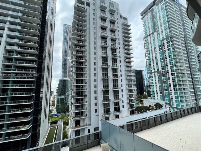 Building Photo - 1000 Brickell Plaza