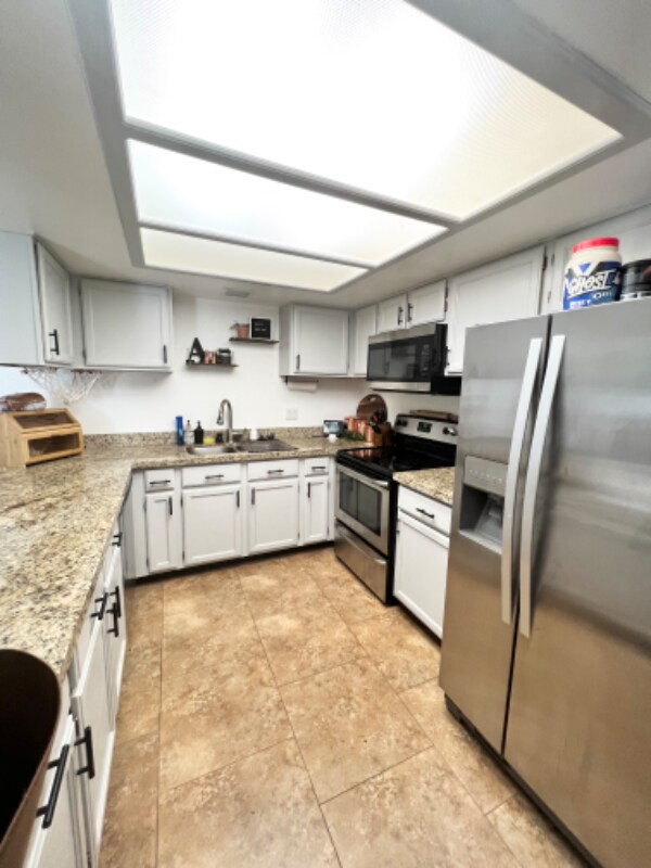 Building Photo - 5841 W Winchcomb Dr